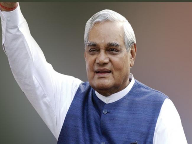 Vajpayee's mortal remains en-route to BJP HQ; funeral at evening