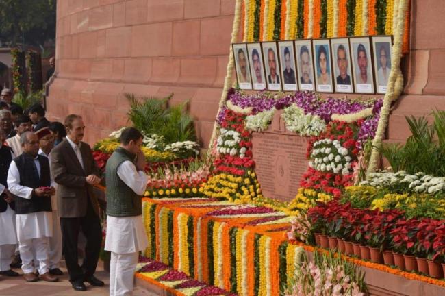 Political leaders pay homage to martyrs of parliament attack
