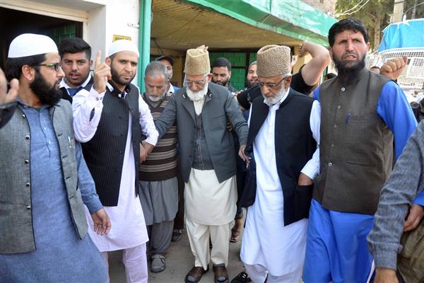 Kashmir Govt sets free senior Hurriyat leader Syed Ali Geelani after 8 years