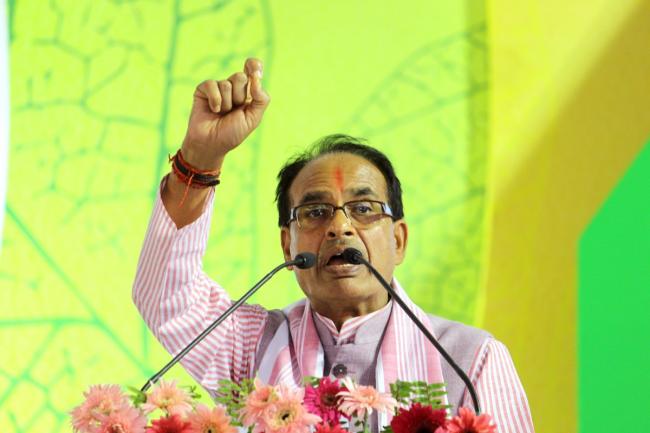 Stones hurled at MP CM Shivraj Chouhan's vehicle in Sidhi