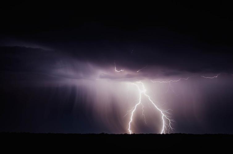Lightning claims lives of 3,damages crops & houses in Nashik