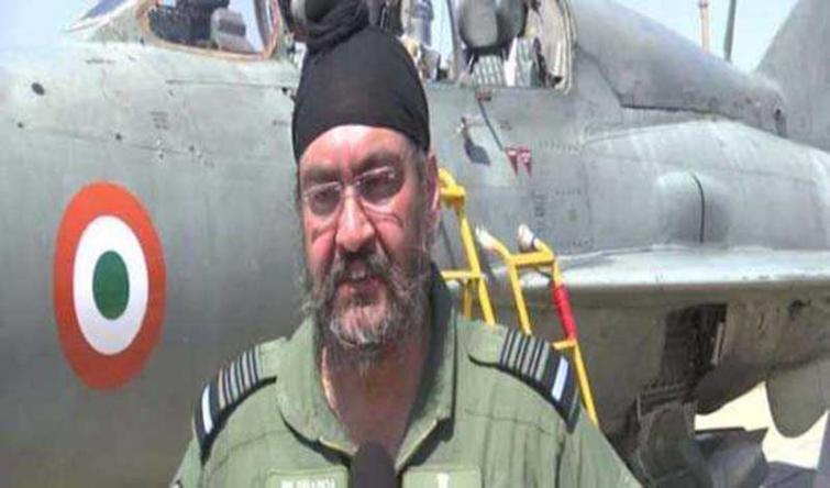 IAF supremo BS Dhanoa flies 'missing man' formation for Kargil heroes