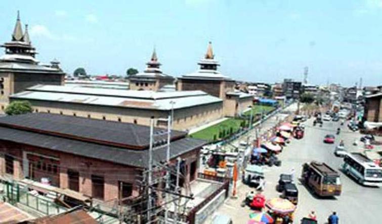 Jammu and Kashmir: Restrictions around historic Jamia masjid lifted