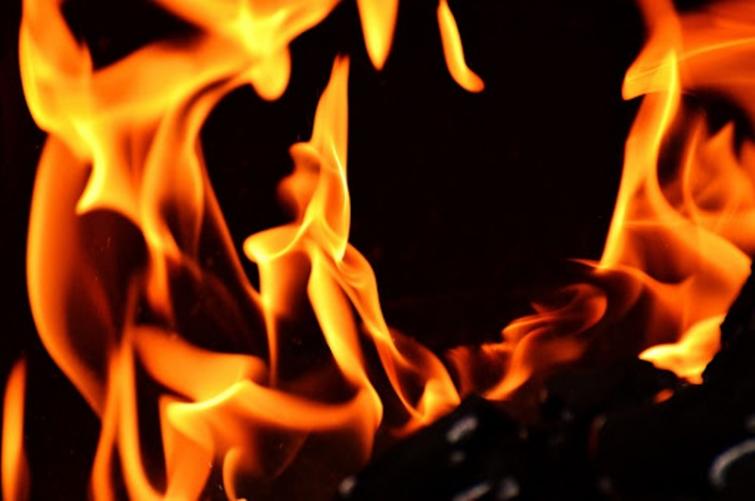 Miscreants set ablaze a vehicle in front of Arunachal Pradesh BJP MP residence