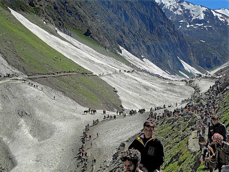Amarnath Yatra: Fresh batch of yatris leave base camps for holy cave, 68,500 have darshan so far