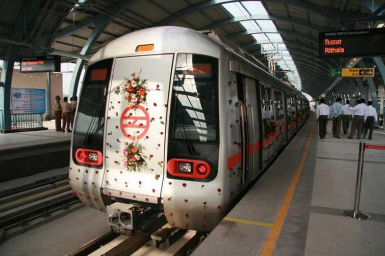 Modi-govt ends special status of Jammu and Kashmir: Delhi Metro issues 'red alert'