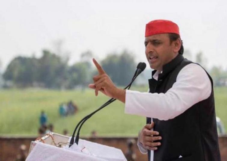 Akhilesh Yadav ridicules Shah's claim that J&K govt was consulted on Art 370