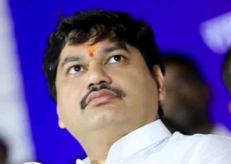 Maharashtra Polls: Dhananjay Munde urges for jammers at strongrooms