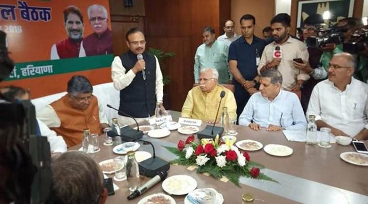 Manohar Lal Khattar meets Haryana Governor, stake claim to form next govt in state