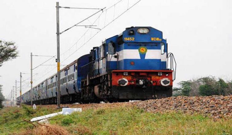 Indian Railways conducts trial run on Srinagar-Banihal track
