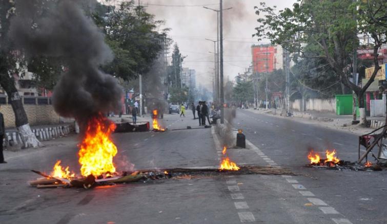 Anti-CAB protestors defy curfew in Assam