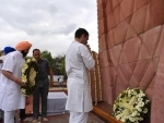 Rahul Gandhi, Capt Amarinder Singh pay homage to martyrs of Jallianwala Bagh