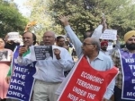 New Delhi: PMC Bank customers protest against RBIÂ 
