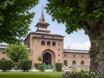 After one-day closure, Jamia Masjid in Srinagar reopens