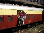 Heavy rains lash Mumbai, train service hit 