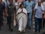 Mamata Banerjee hits streets a day after Amit Shah held mega roadshow in Kolkata
