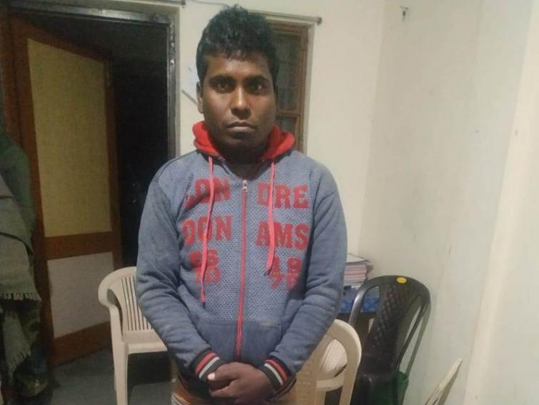Assam : BSF apprehends Indian FICN racketeer along with Rs 30,000 FICN