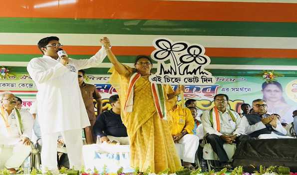 Bengal will show the way to â€˜poribortonâ€™ in Delhi as well: Abhishek Banerjee in Bongaon