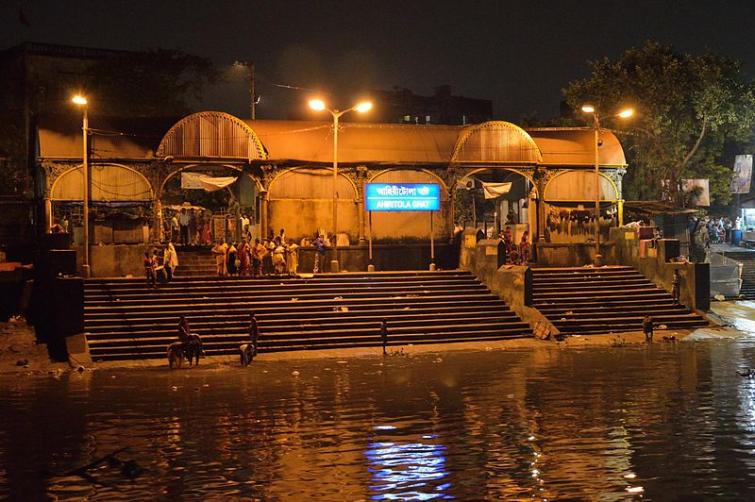 Kolkata: Two hurt as jetty collapses at Ahiritola Ghat 