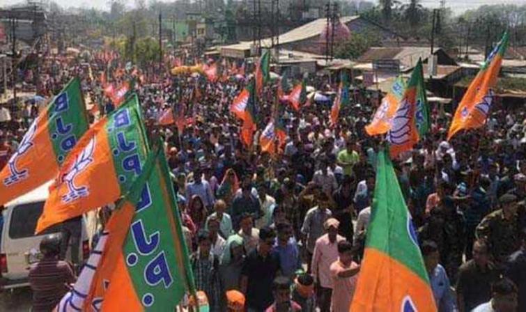 BJP complains to EC on 'illegal' copter landing by Trinamool Congress