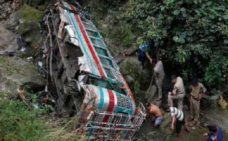 Five dead, 30 injured in road accident in Udhampur
