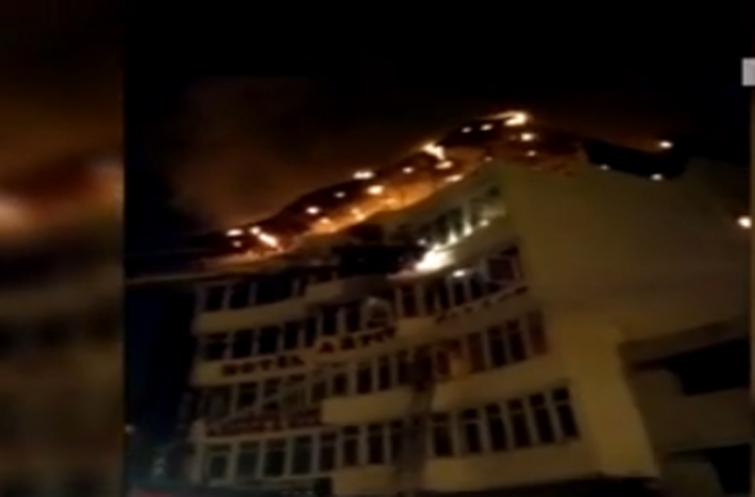 Fire breaks out in Delhi hotel, nine people die