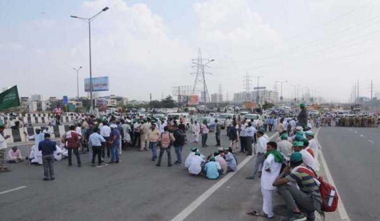 UP farmers tone down protest for now, expect to meet PM Modi 
