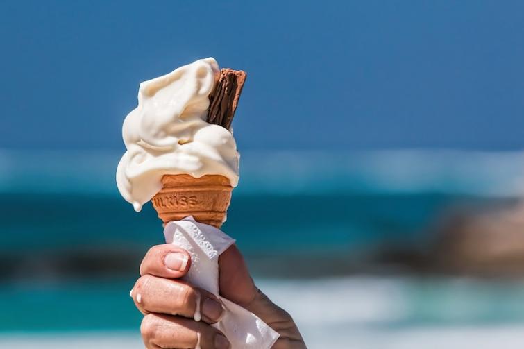 50 children fall ill after eating ice cream