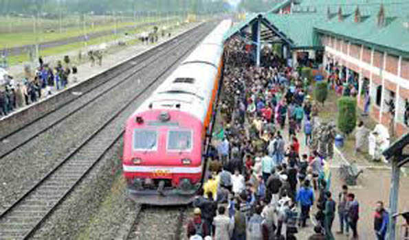 Train service re-starts in south Kashmir after four days