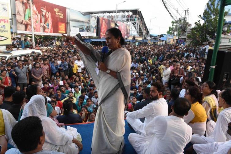 Bengal: 10 held for chanting 'Jai Shree Ram' at Mamata's convoy