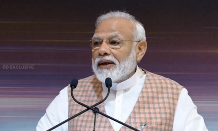 Country will witness a brighter tomorrow: Modi 