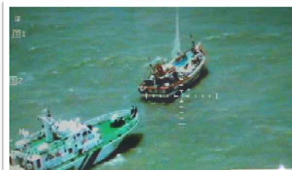 Pakistani boat seized off Gujarat coast, Heroin worth more than Rs 400 cr recovered