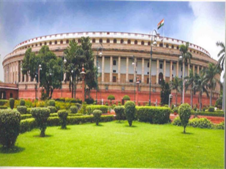 Cong stages walkout from LS over issue of privatisation of PSUs
