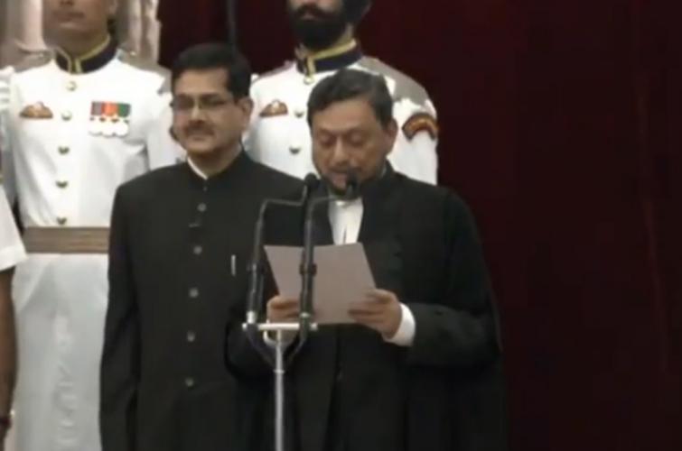 Justice SA Bobde takes oath as Chief Justice of India 