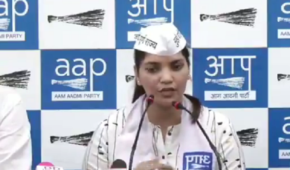Captain Shalini Singh joins Aam Aadmi Party