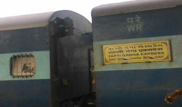 Chhapra-Surat Tapti Ganga Express derails, 4 hurt