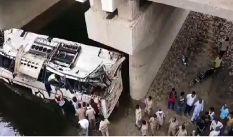 Uttar Pradesh: 29 die as bus skids off Yamuna Expressway near Delhi 