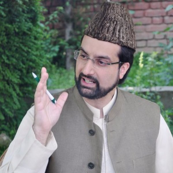 Mirwaiz condemns nocturnal crackdown on JeI leadership, Malik