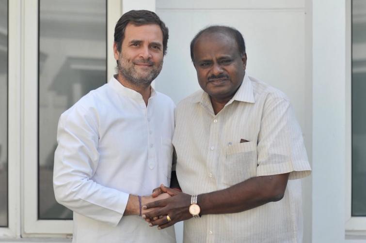 We are confident, says Kumaraswamy while Congress-JDS government on verge of losing power