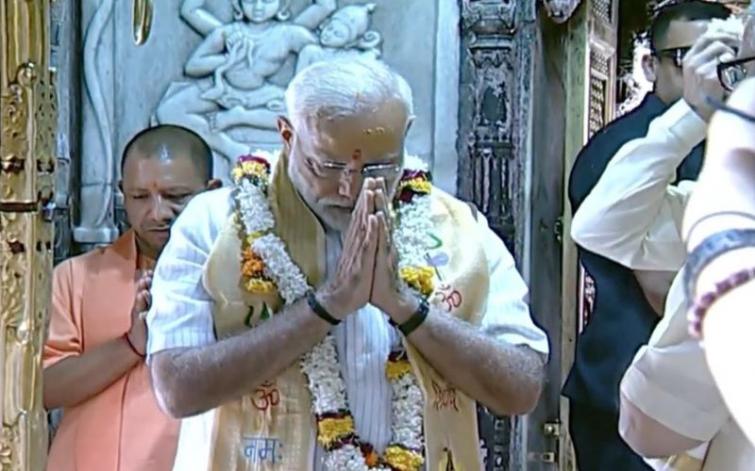 PM Modi visits Varanasi, offers prayers at Kashi Vishwanath Temple