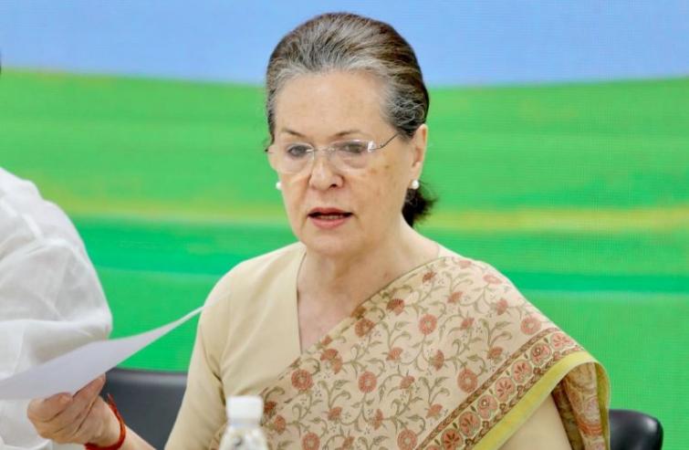 Sonia Gandhi chairs meeting with Congress leaders 