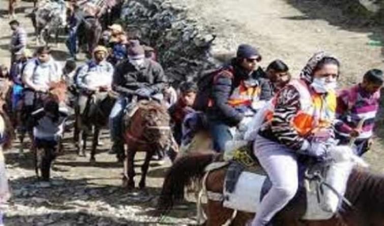 Yatra from Baltal suspended, progressing smoothly from Pahalgam
