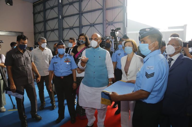 Rajnath Singh and Florence Parly unveiling Rafale at Ambala Air Force Station (Image Credit: UNI)