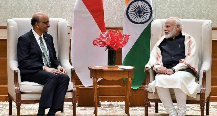 Modi expresses desire to strengthen cooperation between India, Singapore