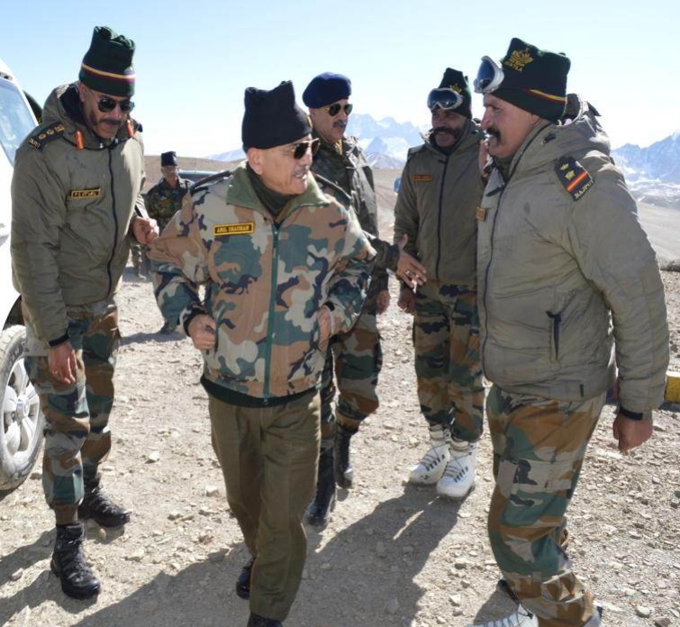 Eastern Command GoC visits Trishakti Corps in Bengal
