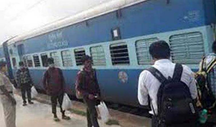 Over 1.4k migrant workers board Shramik Special train from Kolhapur