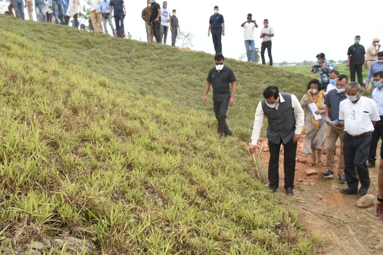 Assam CM Sonowal directs completion of embankment construction in Kaziranga within May 30