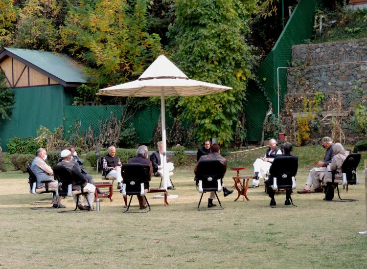 Heads of regional parties of Jammu Kashmir in a meeting of Peoples’ Alliance for Gupkar Declaration (PAGD) in Srinagar (Image Credit : UNI)