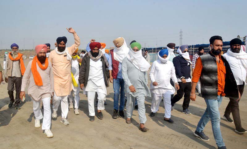 Protests against farm laws: Agitating farmers continue sit-in at Delhi borders, Chilla-Noida border shut