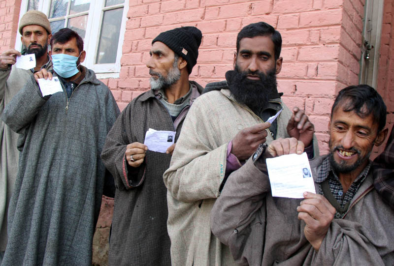 DDC election: 28.71 pc votes polled till 1300 hrs in Kashmir